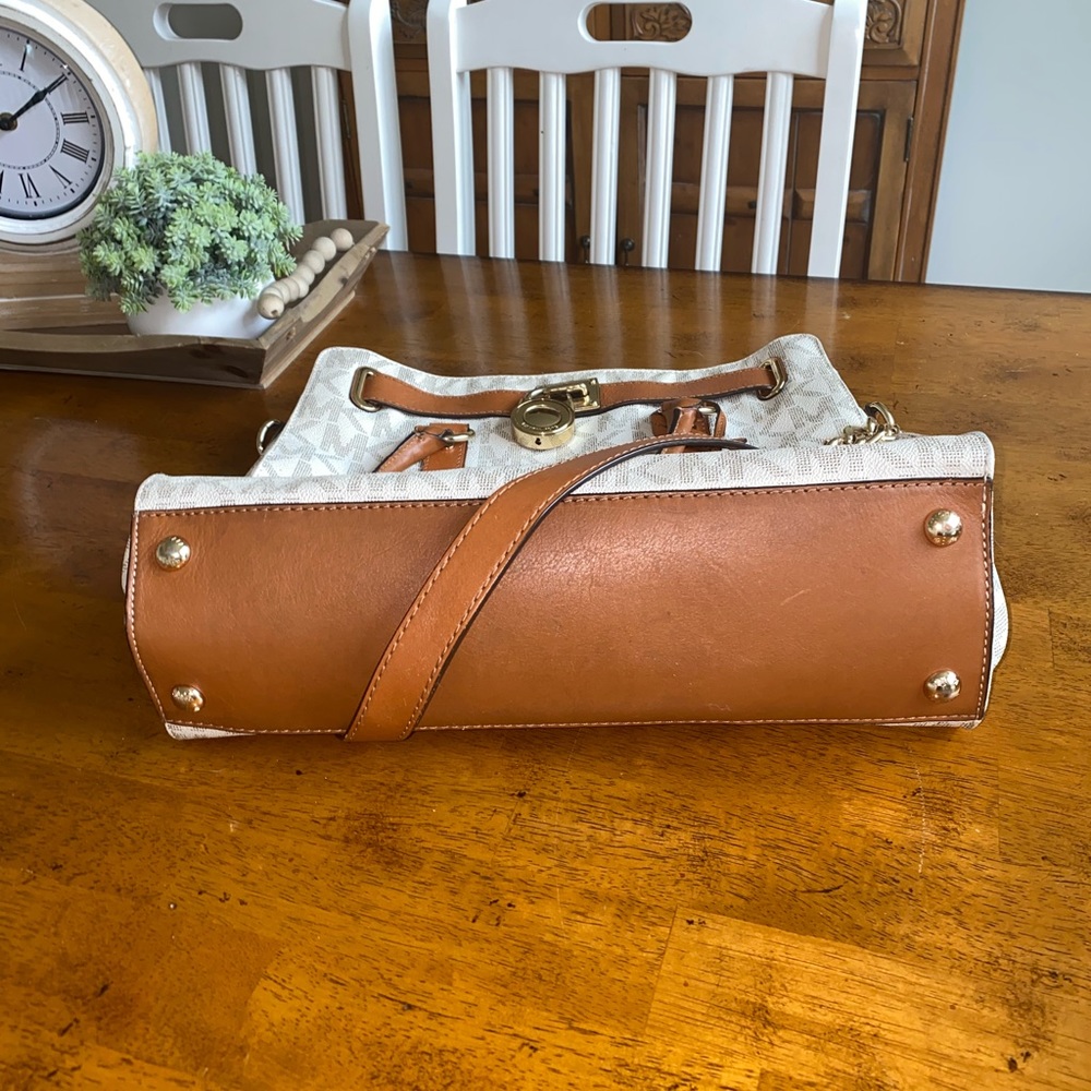 MICHAEL KORS LG HAMILTON TOTE Vanilla with lock and key - Picture 9 of 9
